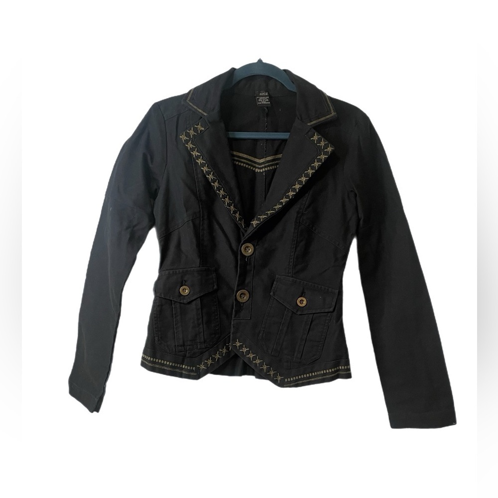 Aziz 100% cotton jacket, black with amazing embroidered details! Size S. Z